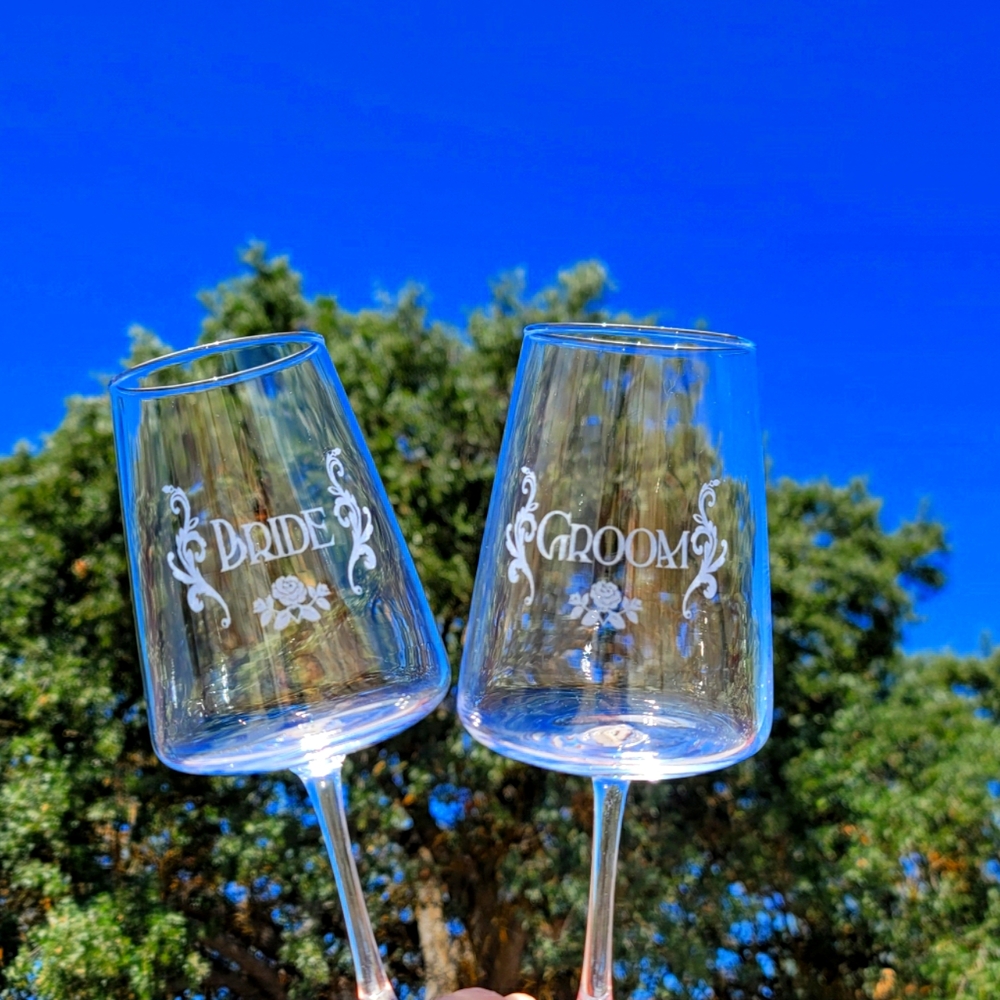 Wedding Bride and Groom wine glass SET (2)